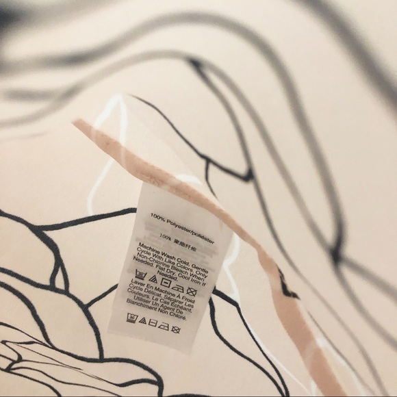 🆕 DKNY Blush Blouse size L Flare Ruffle Sleeves Floral Print - Picture 4 of 5